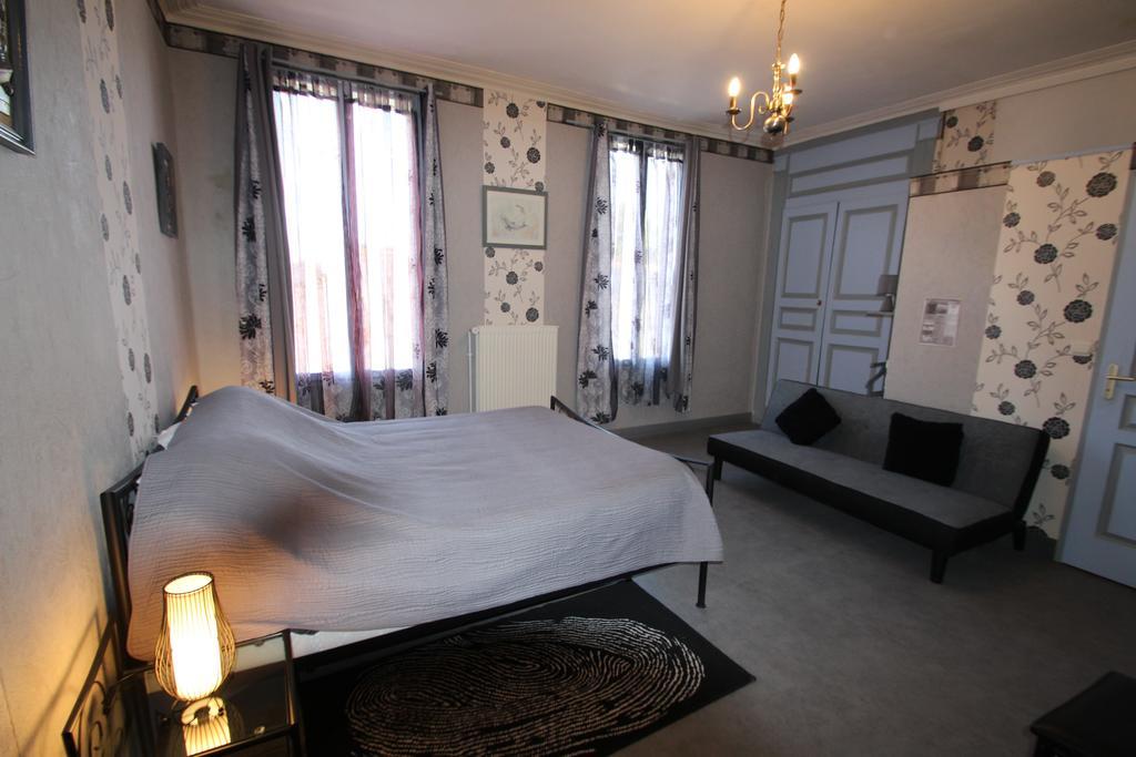 Domaine Des Roses Bed & Breakfast Vaudelnay Rom bilde
