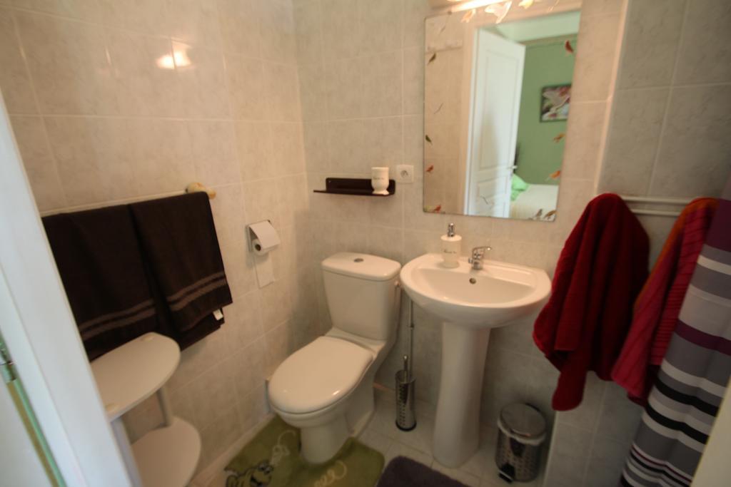 Domaine Des Roses Bed & Breakfast Vaudelnay Rom bilde