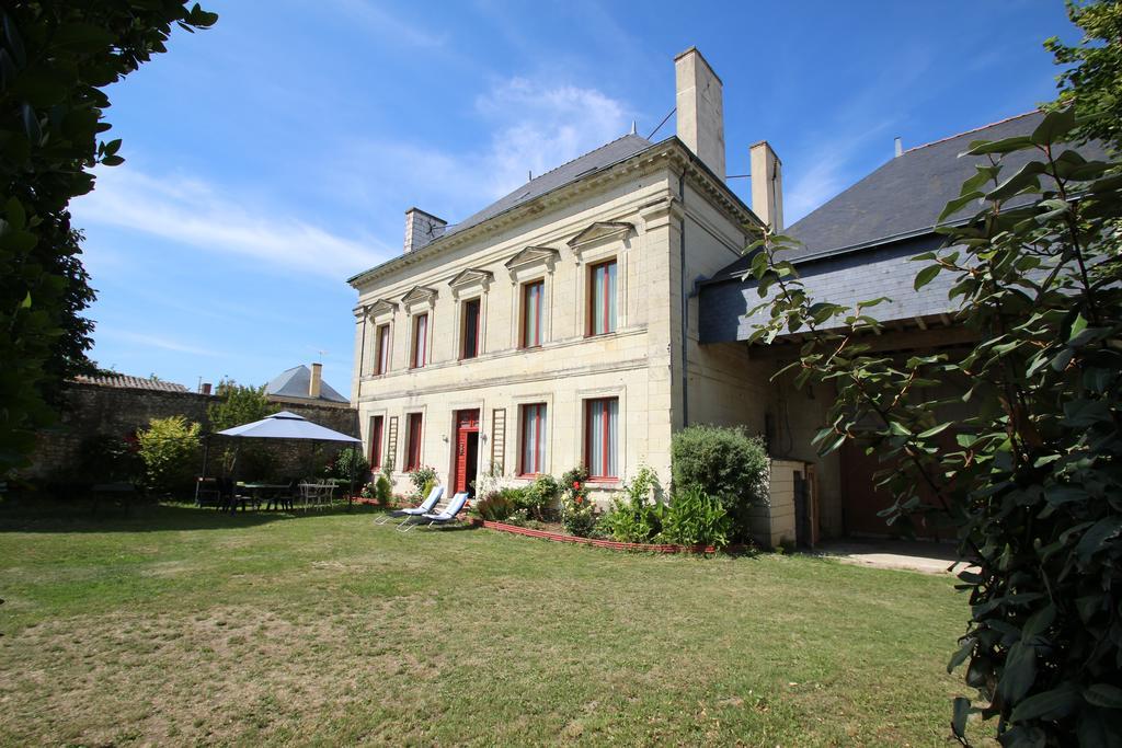 Domaine Des Roses Bed & Breakfast Vaudelnay Eksteriør bilde