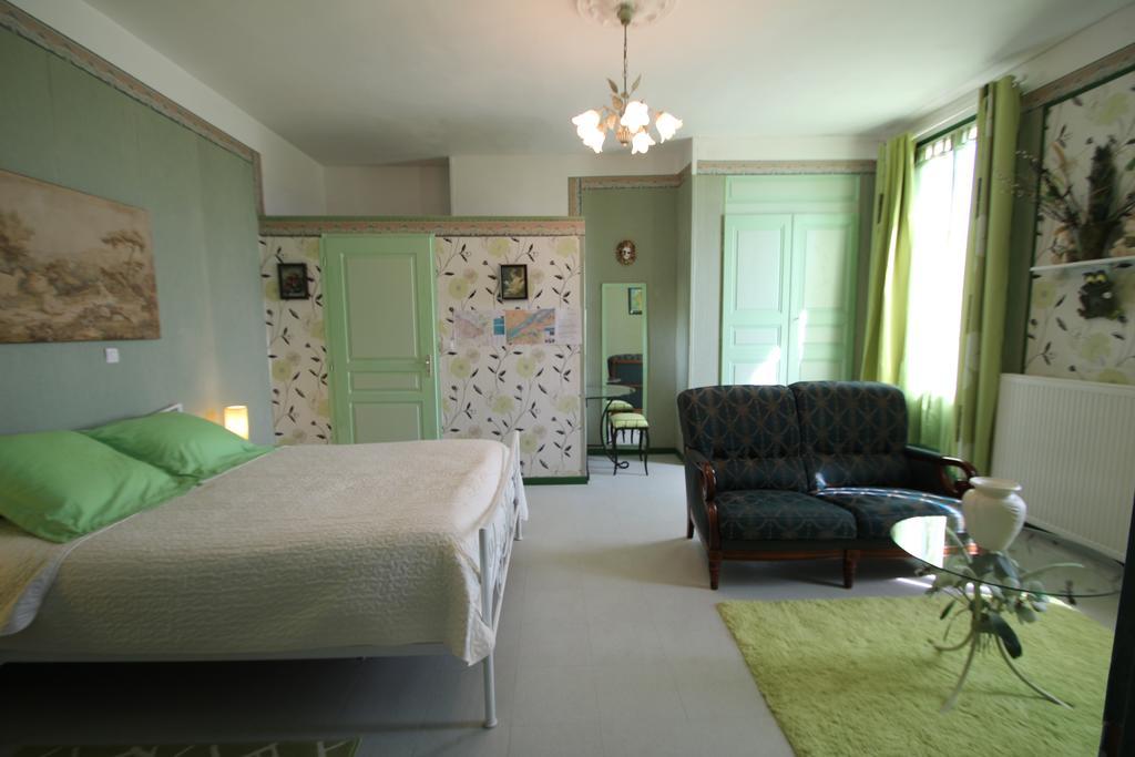 Domaine Des Roses Bed & Breakfast Vaudelnay Rom bilde