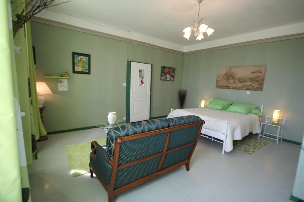 Domaine Des Roses Bed & Breakfast Vaudelnay Rom bilde