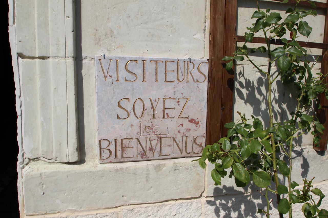 Domaine Des Roses Bed & Breakfast Vaudelnay Eksteriør bilde